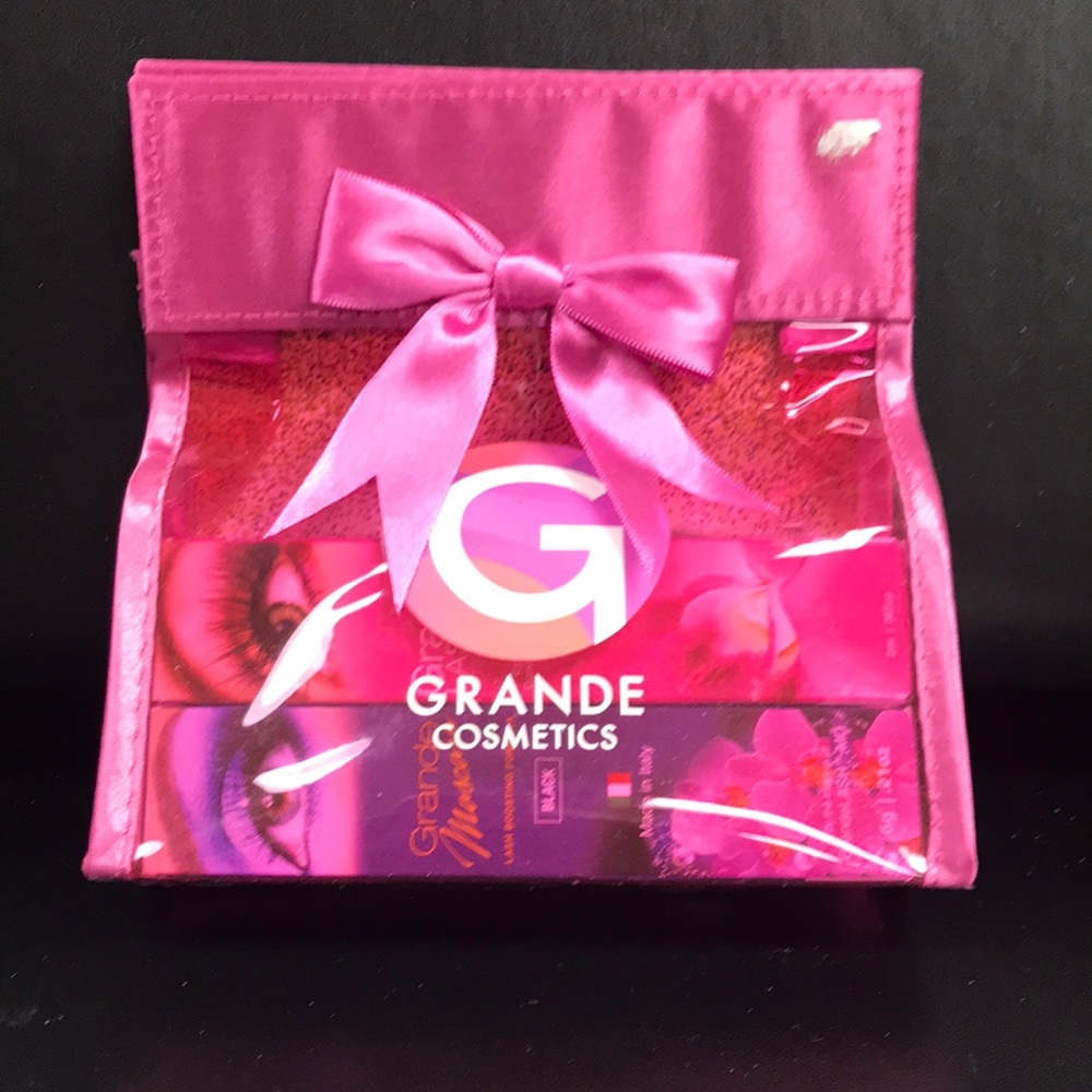 Grande Mascara COMES WITH FREE GIFT